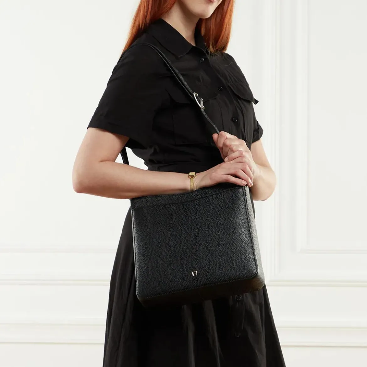 AIGNER Pura Black Schultertasche