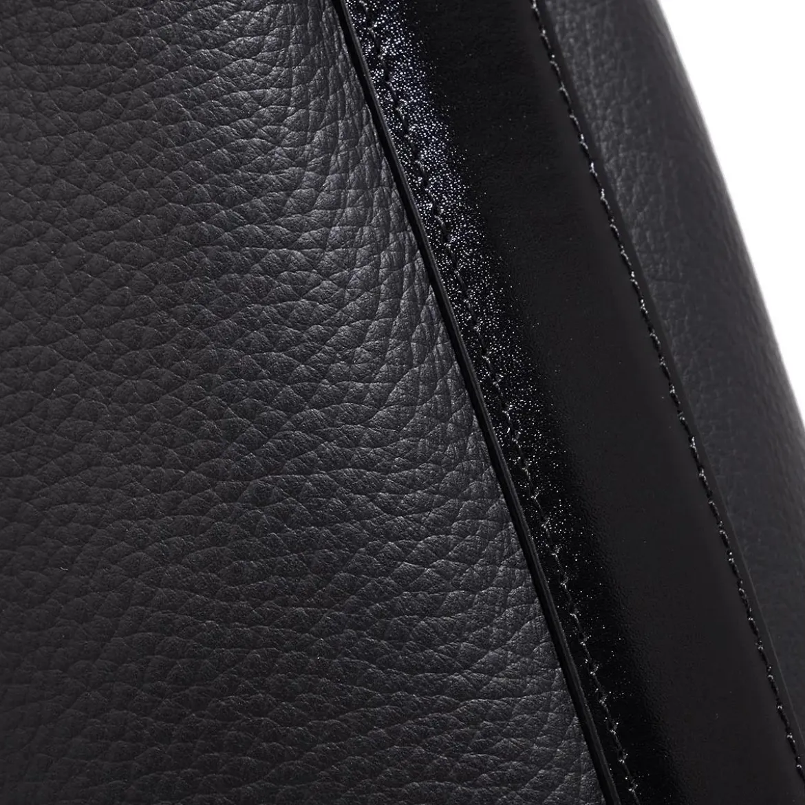 A.P.C. Sac Vera Maxi Lzz Black Hobo Bag