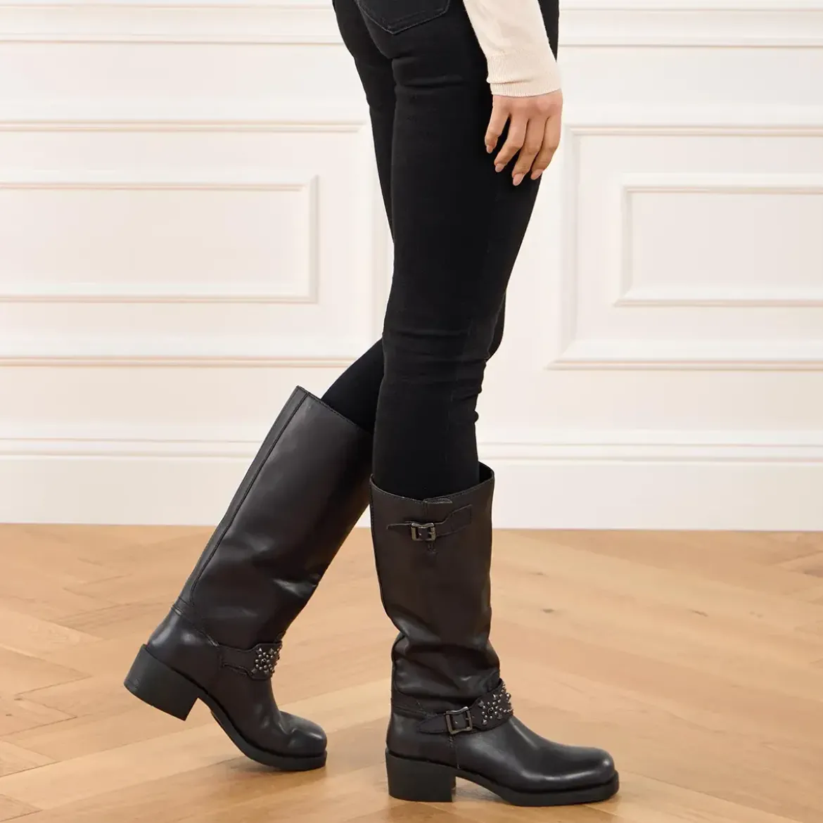 Ash Tribal Black Stiefel