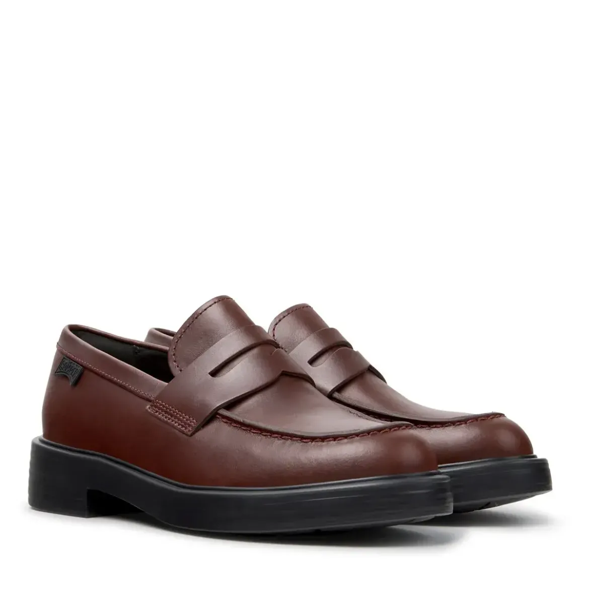 Camper Bei Dean, einem zeitlosen Unisex-Stil, trifft Trad burgund Bootsschuhe