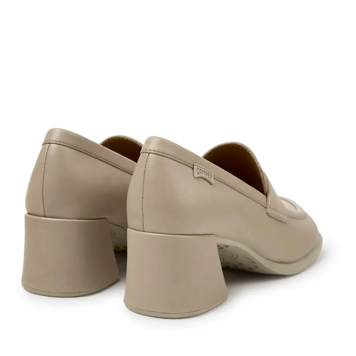 Camper Der neue feminine Absatzschuh für den Alltag ist i hellbeige Loafer