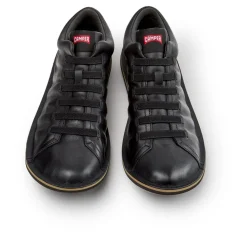 Camper Eine Camper-Ikone, die sich mit jeder Saison weite schwarz Low-Top-Sneaker