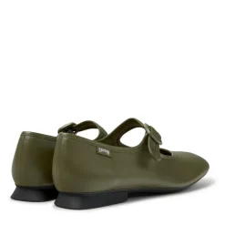 Camper Unsere feminine Linie Casi Myra besticht durch ein olivegrün Ballerinas