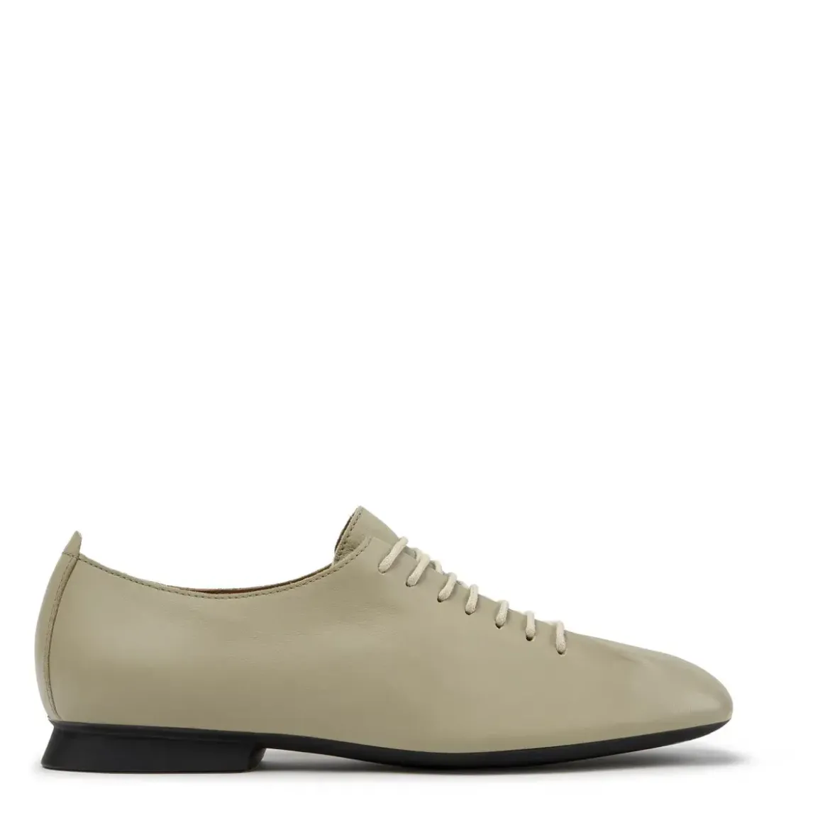 Camper Unsere feminine Linie Casi Myra besticht durch ein nude Schnürschuhe