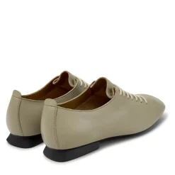 Camper Unsere feminine Linie Casi Myra besticht durch ein nude Schnürschuhe