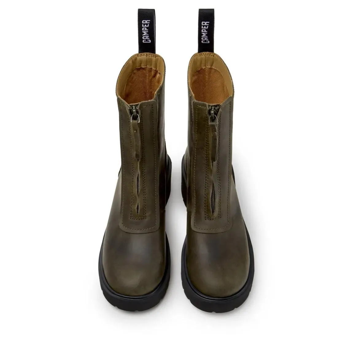 Camper Unser Milah kombiniert eine robuste Sohle mit eine dunkel-grün Stiefel