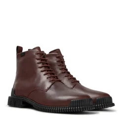 Camper Unser Pix basiert auf einer klassisch inspirierten burgund Stiefel