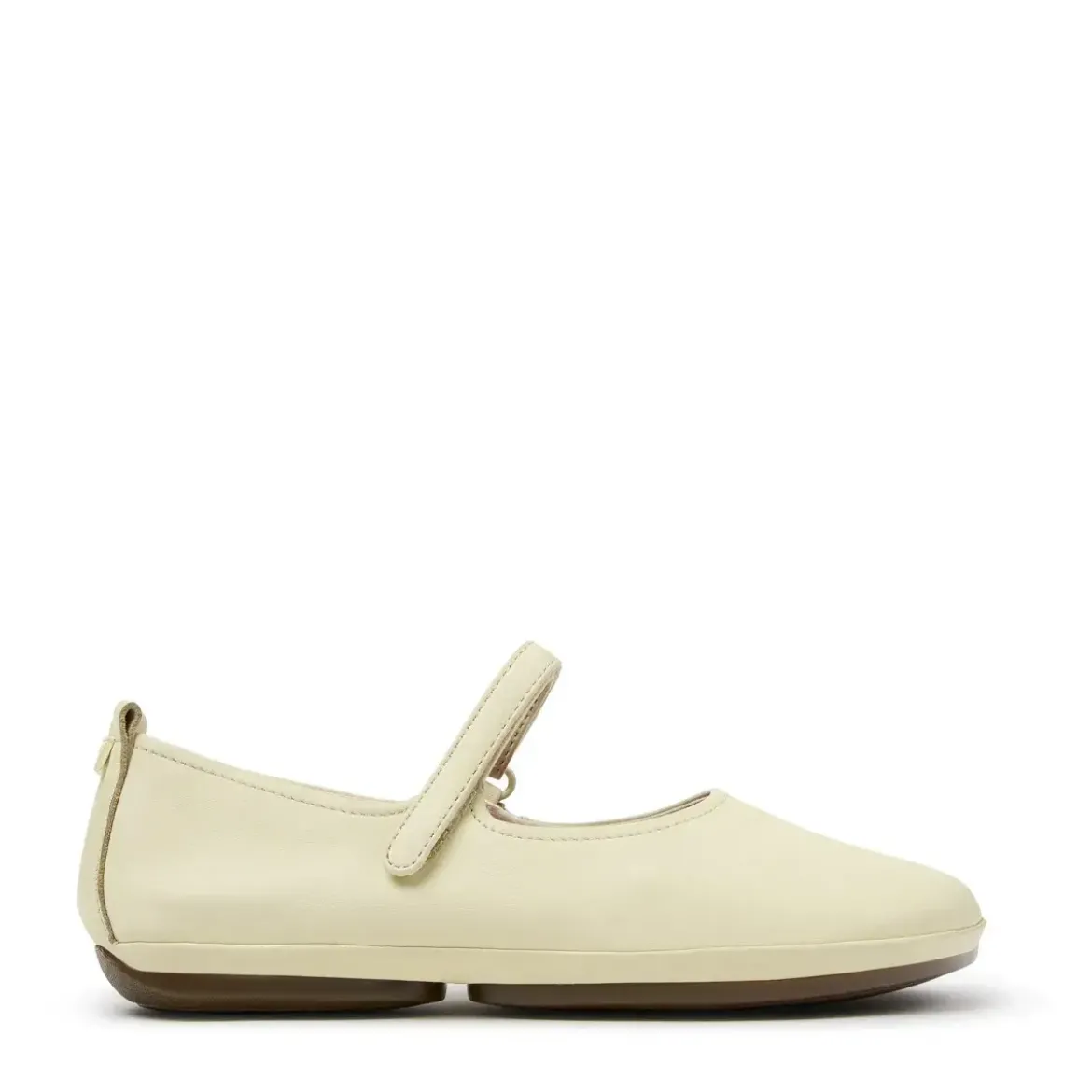 Camper Unser Right ist seit 2005 ein Alltagsheld, der Fle hellbeige Ballerinas