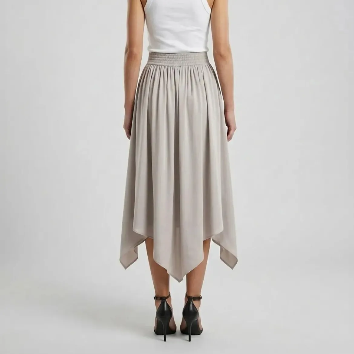 Helene Galwas Rock aus Seidensatin ILKARE beige Midirock