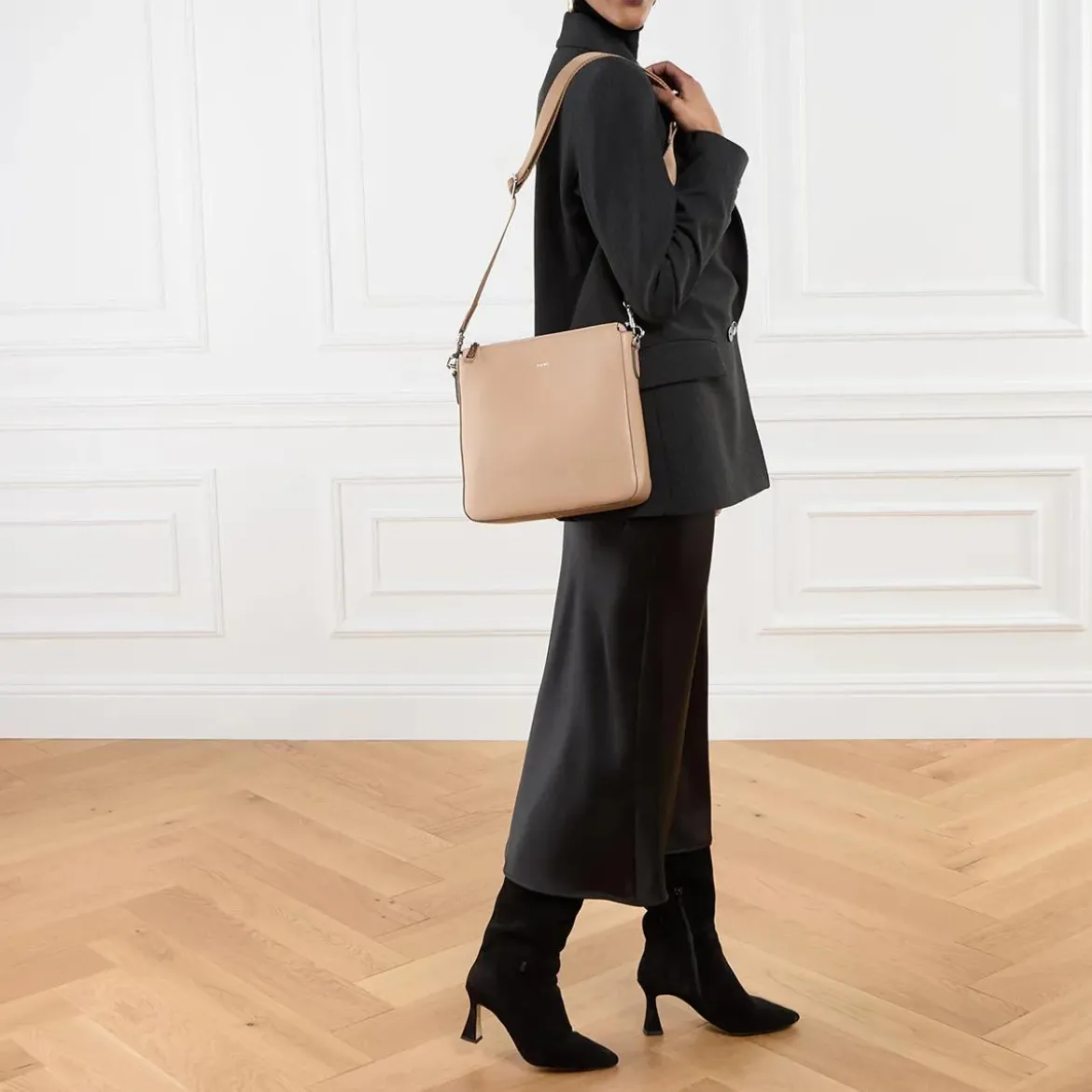 JOOP! Sofisticato 1.0 Jasmina Shoulderbag Mvz Sand Crossbody Bag
