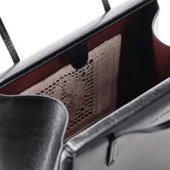 Magda Butrym Handtasche Barbara aus Nappaleder schwarz Crossbody Bag