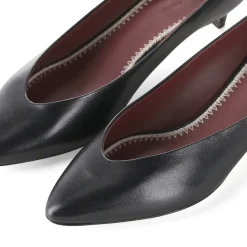 Magda Butrym Pumps aus Leder schwarz Pumps
