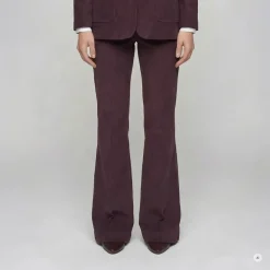 Marc Aurel Diese Hose im Flared Style überzeugt mit einer mod lila Cordhose