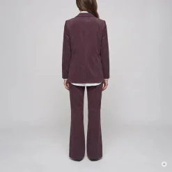 Marc Aurel Dieser Blazer mit aufgesetzten Taschen aus softemlila Blazer