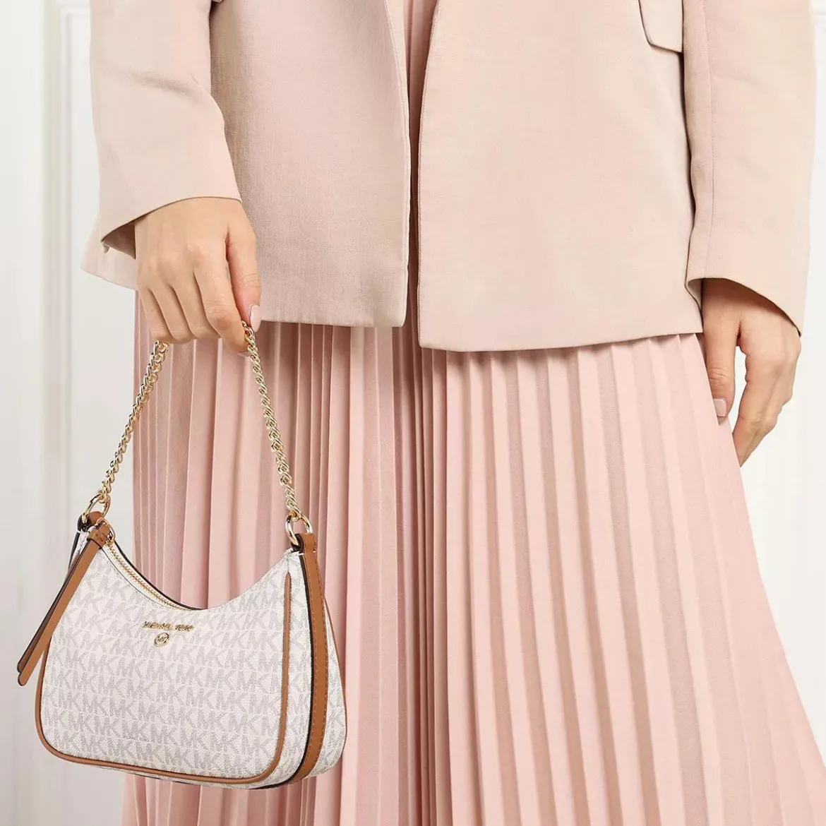 MICHAEL Michael Kors Jet Set Charm Pouches/PortfoliosVanilla Acrn Pochette