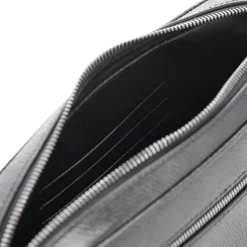 Valentino Garavani Pochette aus Leder schwarz Geldbörse