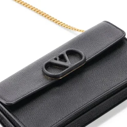 Valentino Garavani Portemonnaie aus Leder schwarz Wallet On A Chain